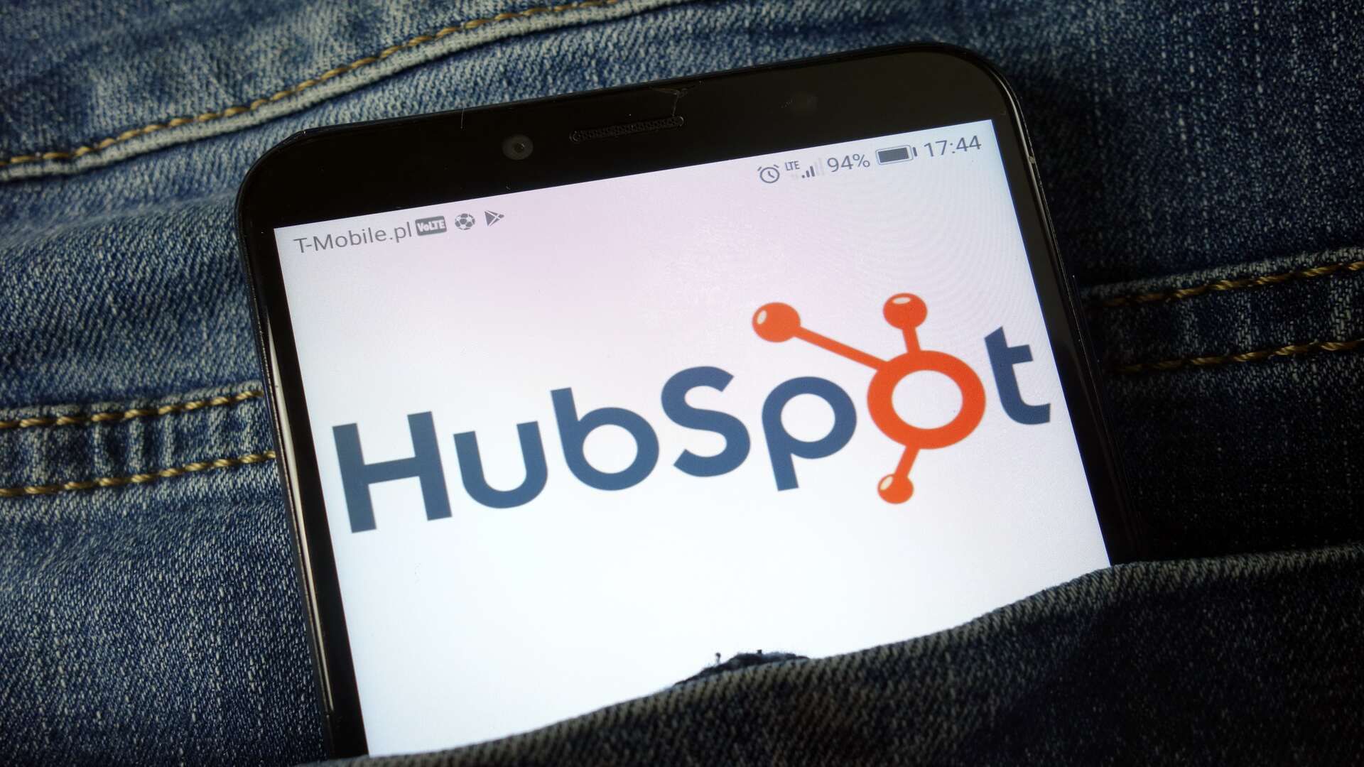 hubspot customer journey.jpg